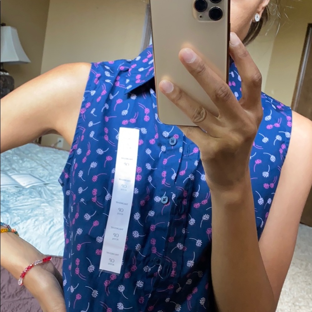 Floral button down - Picture 2 of 3